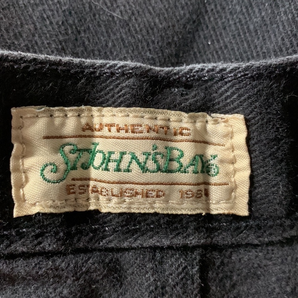St John’s Bay Woman’s Black Shorts Size 8, good condition, see measurements - Picture 5 of 7